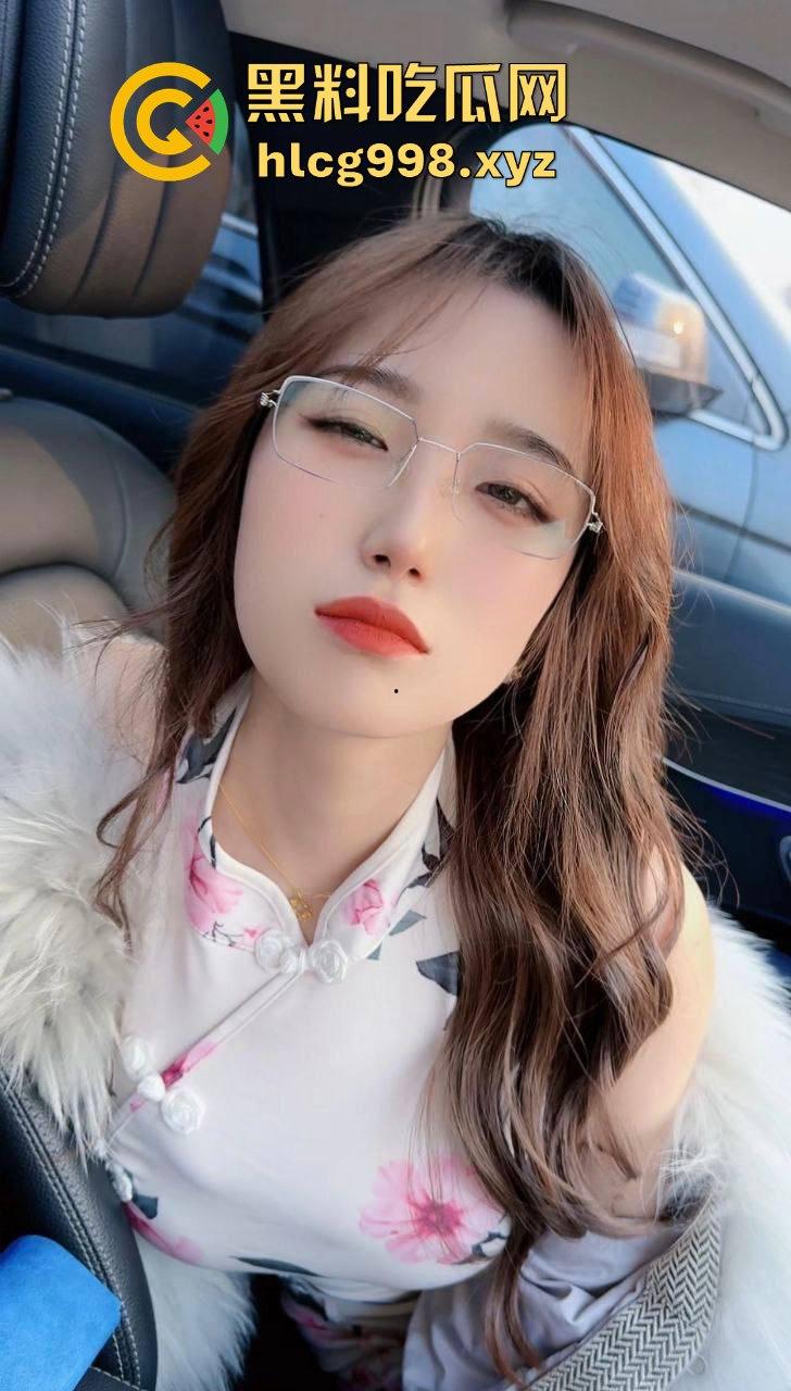 抖音平台主播【小团嫂】直播招嫖！黑丝包臀裙、巨棒身材，嫩逼后入爆插，制服诱惑让人顶不住！-10