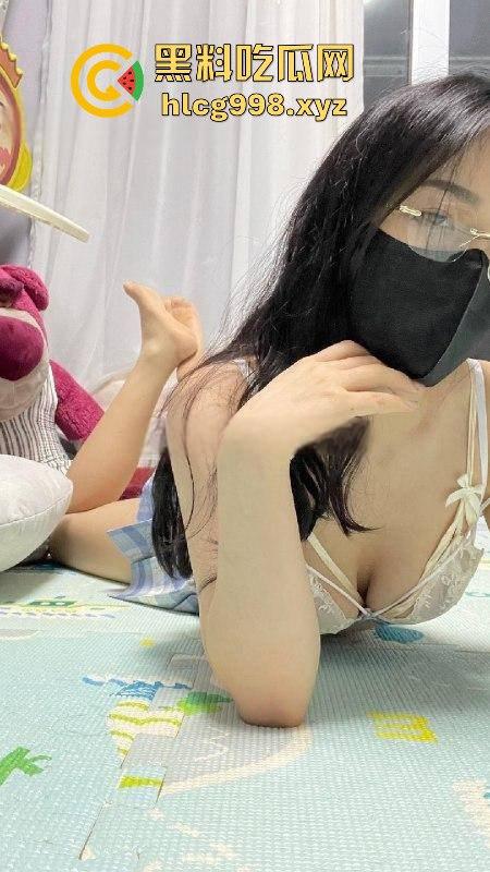 抖音平台主播【小团嫂】直播招嫖！黑丝包臀裙、巨棒身材，嫩逼后入爆插，制服诱惑让人顶不住！-23