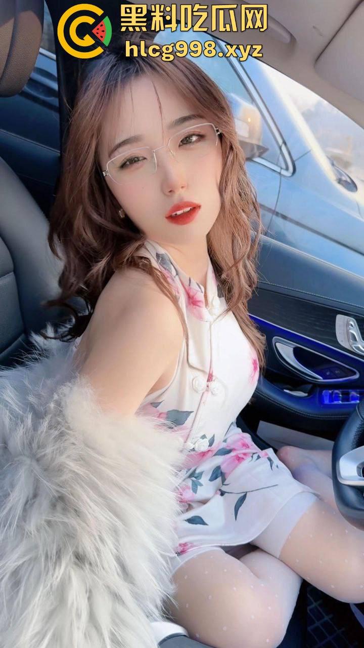 抖音平台主播【小团嫂】直播招嫖！黑丝包臀裙、巨棒身材，嫩逼后入爆插，制服诱惑让人顶不住！-25