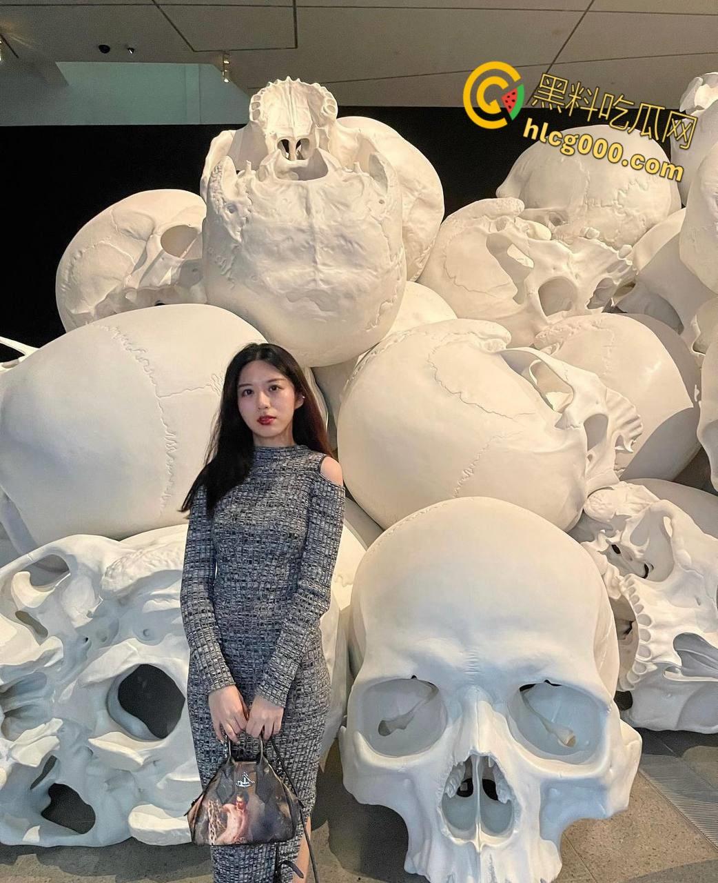 陕西西安长腿御姐【王彦纯】, 跨年夜被灌醉下药轮奸,自愿给黑人当性奴,大黑屌爆操发情美女 !-4