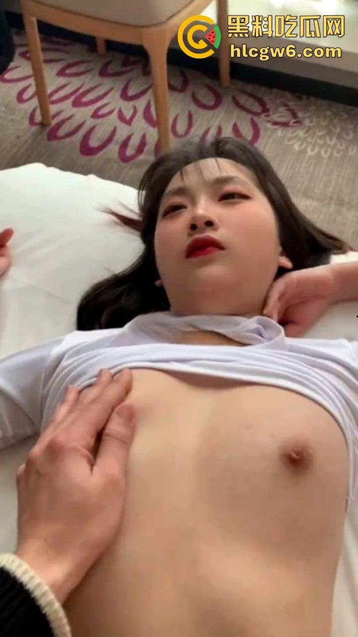 下海有风险 私拍需谨慎!重庆文理学院【杜玉欣】约拍遭摄影师强制开发 大尺度调教视频曝光-7