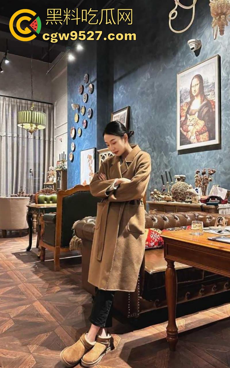 00后英语老师裸贷门事件，来自沈阳的御姐长腿女神，在山东教育机构当老师，为钱裸贷无奈肉偿抵债！-4