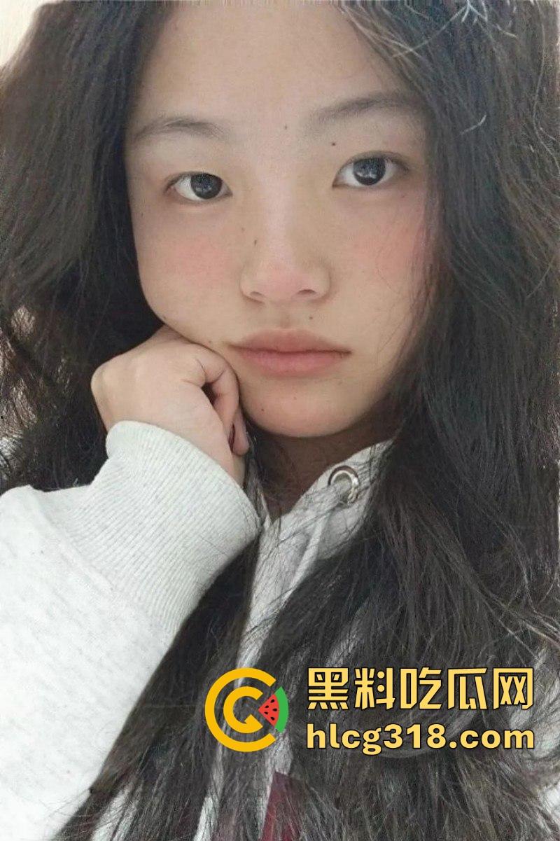 广东城建职业技术学院【李思洁】高颜值巨乳反差婊 粉乳嫩穴曲线火辣,肥臀美乳性瘾极强。-2