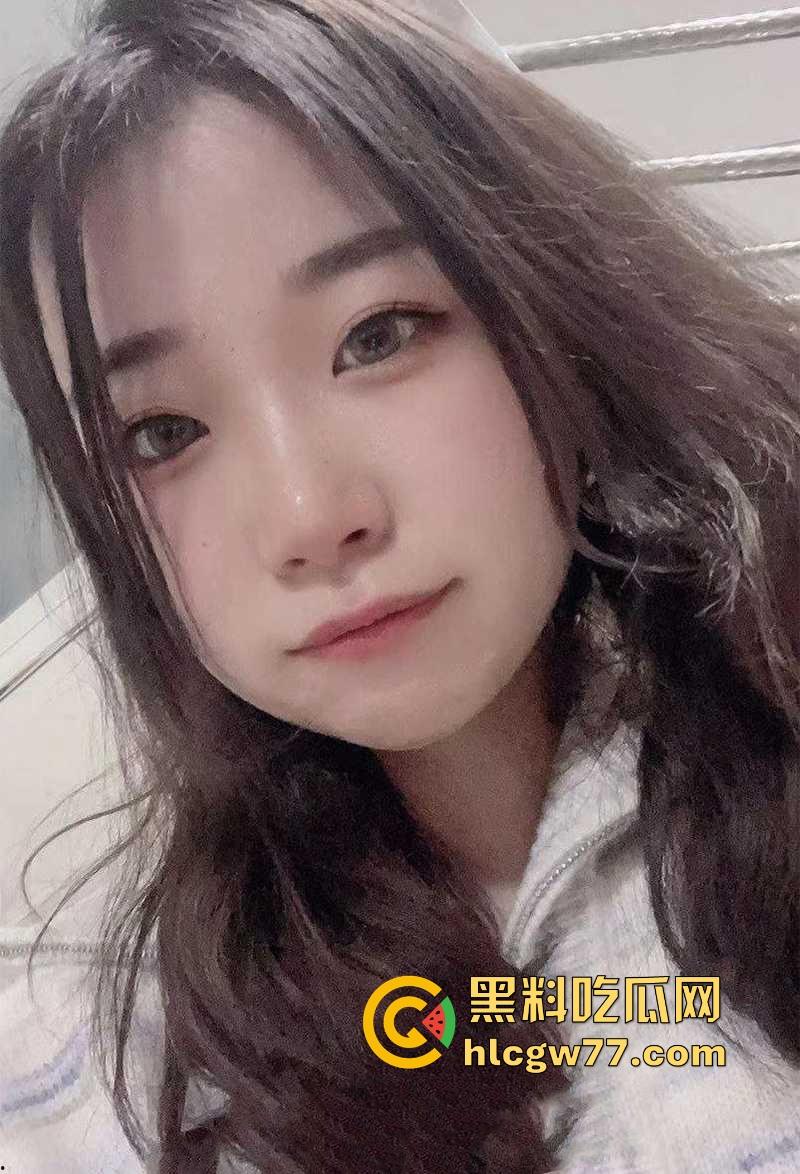 深圳清纯女幼师被学生家长拿下 纯情欲女难敌重金诱惑 双穴沦陷菊花惨遭蹂躏-3