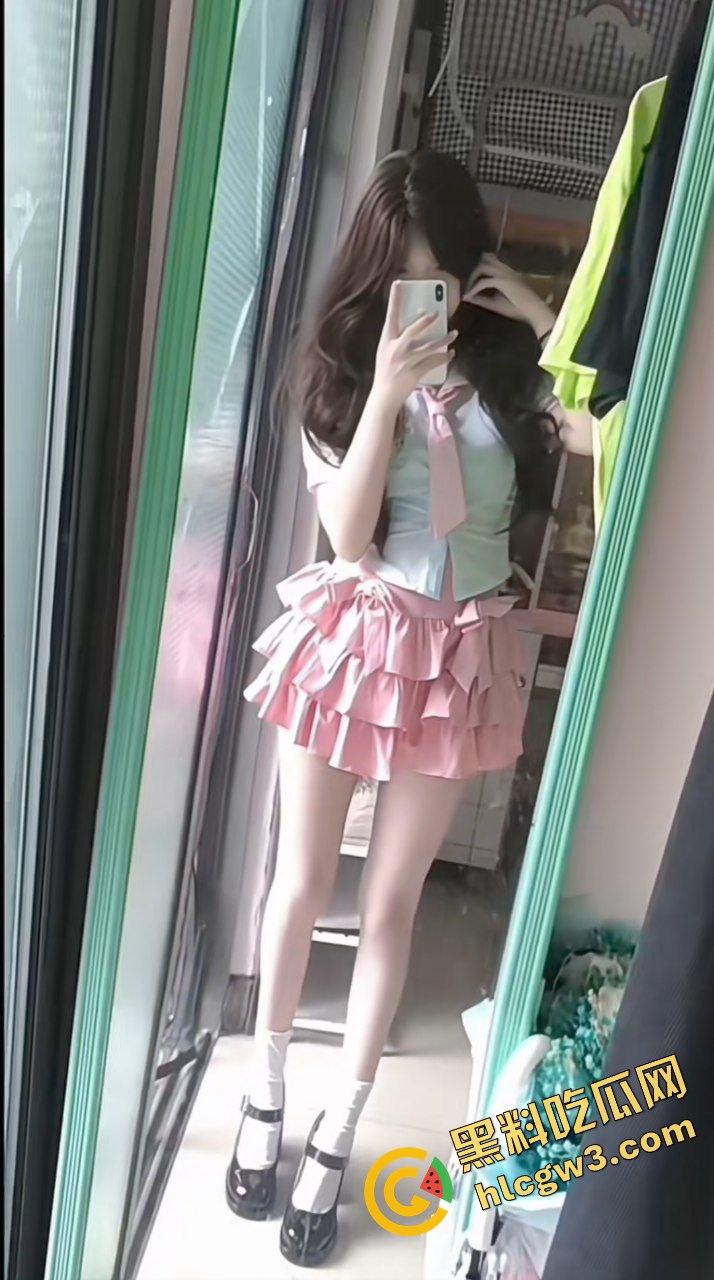 湖南化工职业学院细腰蜜臀肉便器『周铃瑜』多金男友JK制服爆插粉逼 激情四射!独家曝光流出!-5