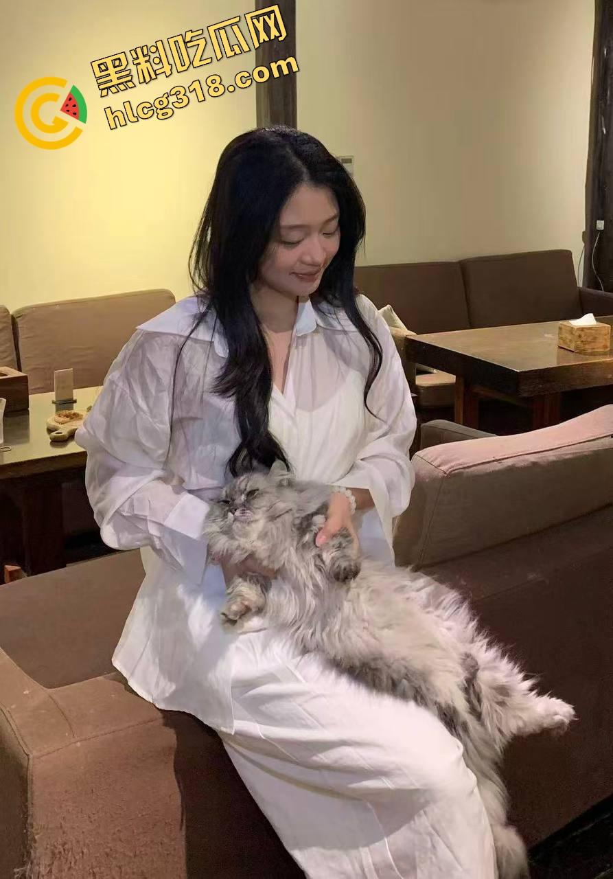 石家庄母狗『钱倪』请命为爸爸出战,全裸戴链跪街上完成主人任务,把电动车光头哥看得差点射裤子!-1