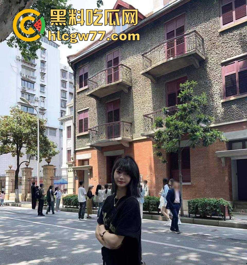 抖音14w粉丝网红【公主电闪】私密视频照片流出 卖片哥的评论都被删完了 女上骑乘超熟练!-9