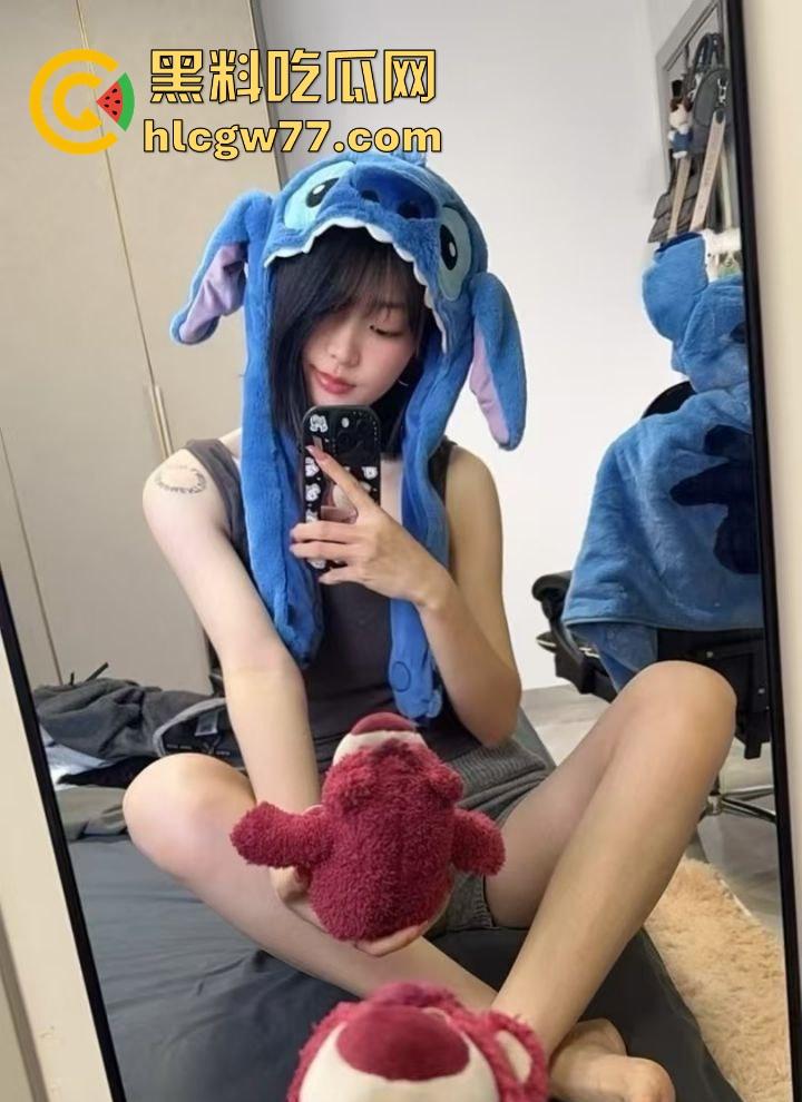 抖音14w粉丝网红【公主电闪】私密视频照片流出 卖片哥的评论都被删完了 女上骑乘超熟练!-10