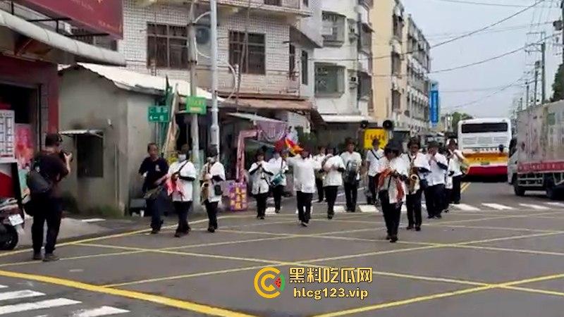 台湾屏东角头黑社会大哥“鸭头” 枪击现场曝光!出殡场面豪华到无法想象!-10