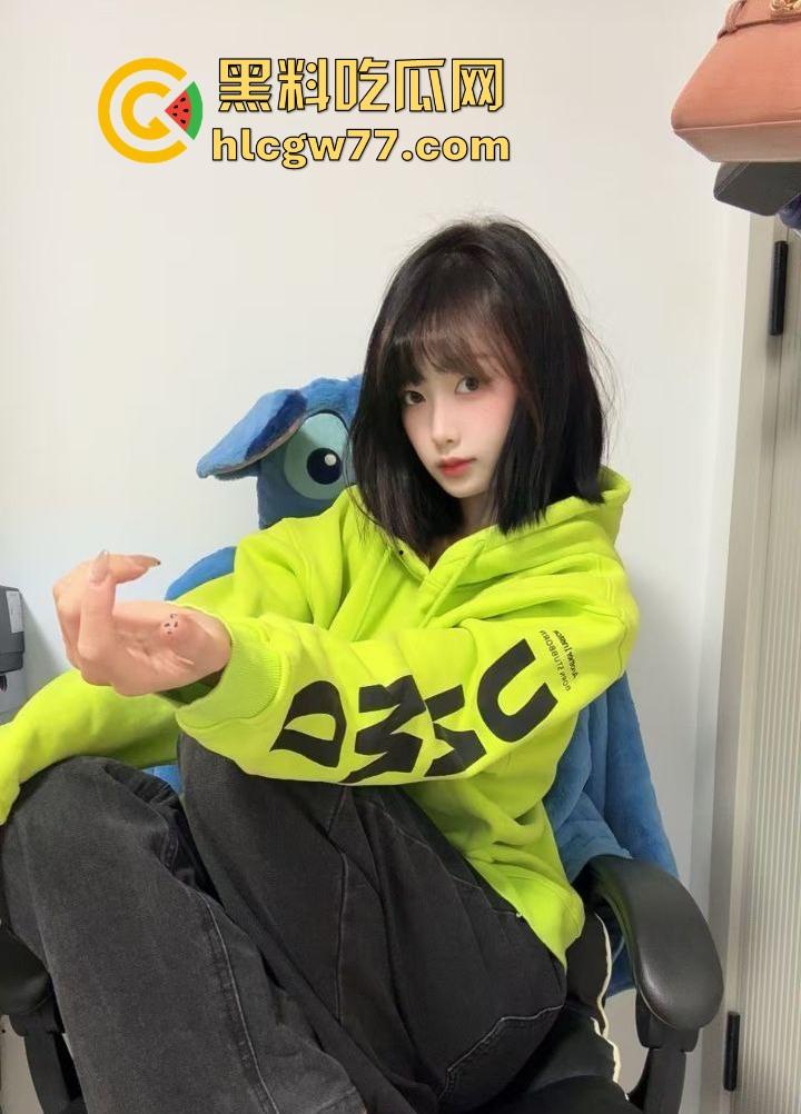 抖音14w粉丝网红【公主电闪】私密视频照片流出 卖片哥的评论都被删完了 女上骑乘超熟练!-18