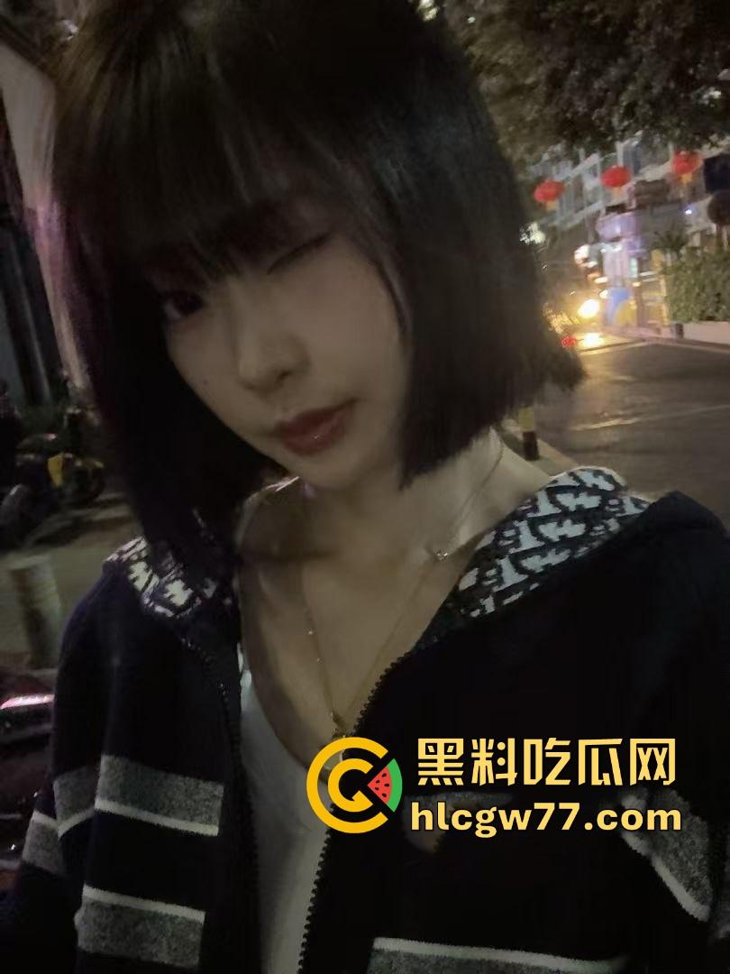 抖音14w粉丝网红【公主电闪】私密视频照片流出 卖片哥的评论都被删完了 女上骑乘超熟练!-21