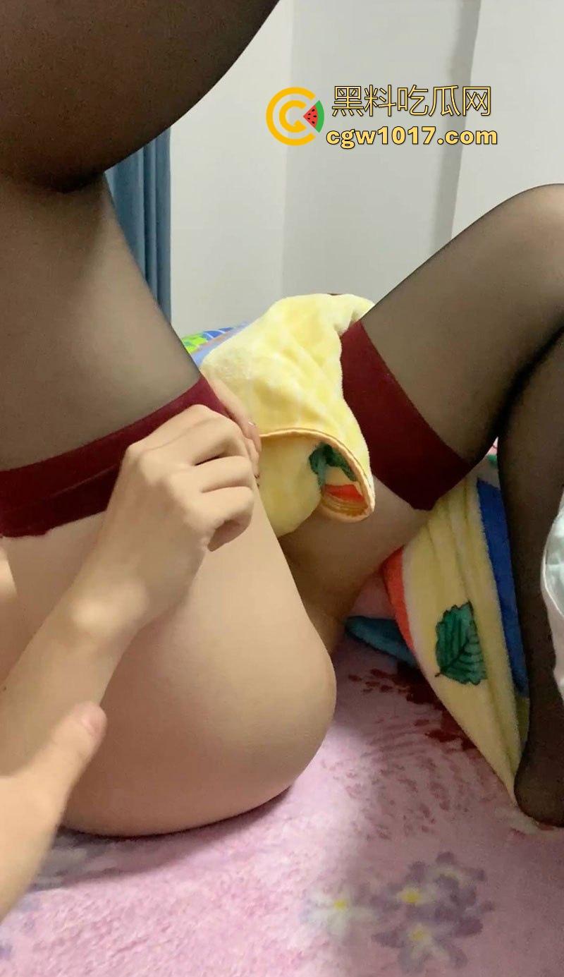 网恋奔现邂逅吞精小妖精【江奕恩】从线上甜蜜到线下开战一步步调教,穿吊带黑丝戴项圈,各种姿势玩到高潮迭起!-11