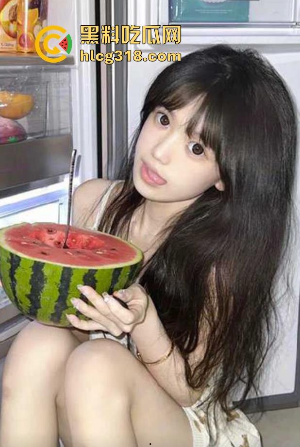 海角乱伦！趁家里没人，放肆的跟表妹疯狂做爱，可爱的无毛白虎穴都给灌满了精液！-3