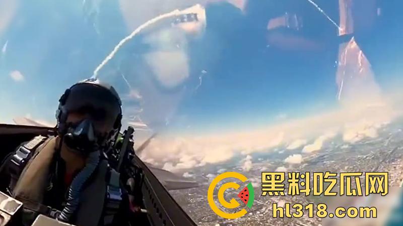 美军女兵【Evelina】，为了吸粉竟然开战斗机，在东京上空放烟花，这要是火了是不是能炸靖国神社了！-7