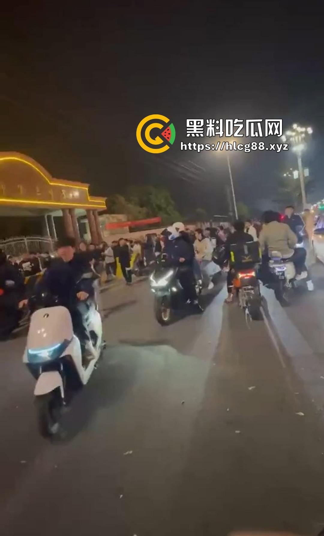 吴川三中一群人渣围殴弱智学生塞嘴逼打飞机，学校还他妈忙着捂嘴护畜生！-14