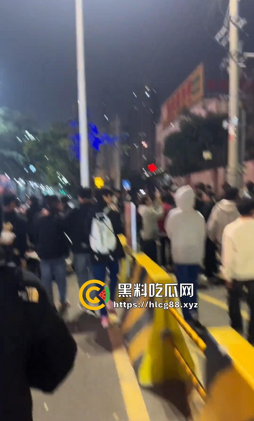 吴川三中一群人渣围殴弱智学生塞嘴逼打飞机，学校还他妈忙着捂嘴护畜生！-16