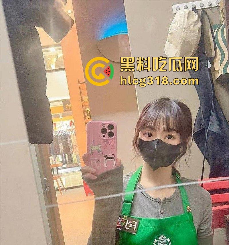 广西大学大一学妹【林依连】短裙白袜教室上演激情自慰，清纯贫乳通体娇嫩 ，紧致小穴让人浮想连篇！-3