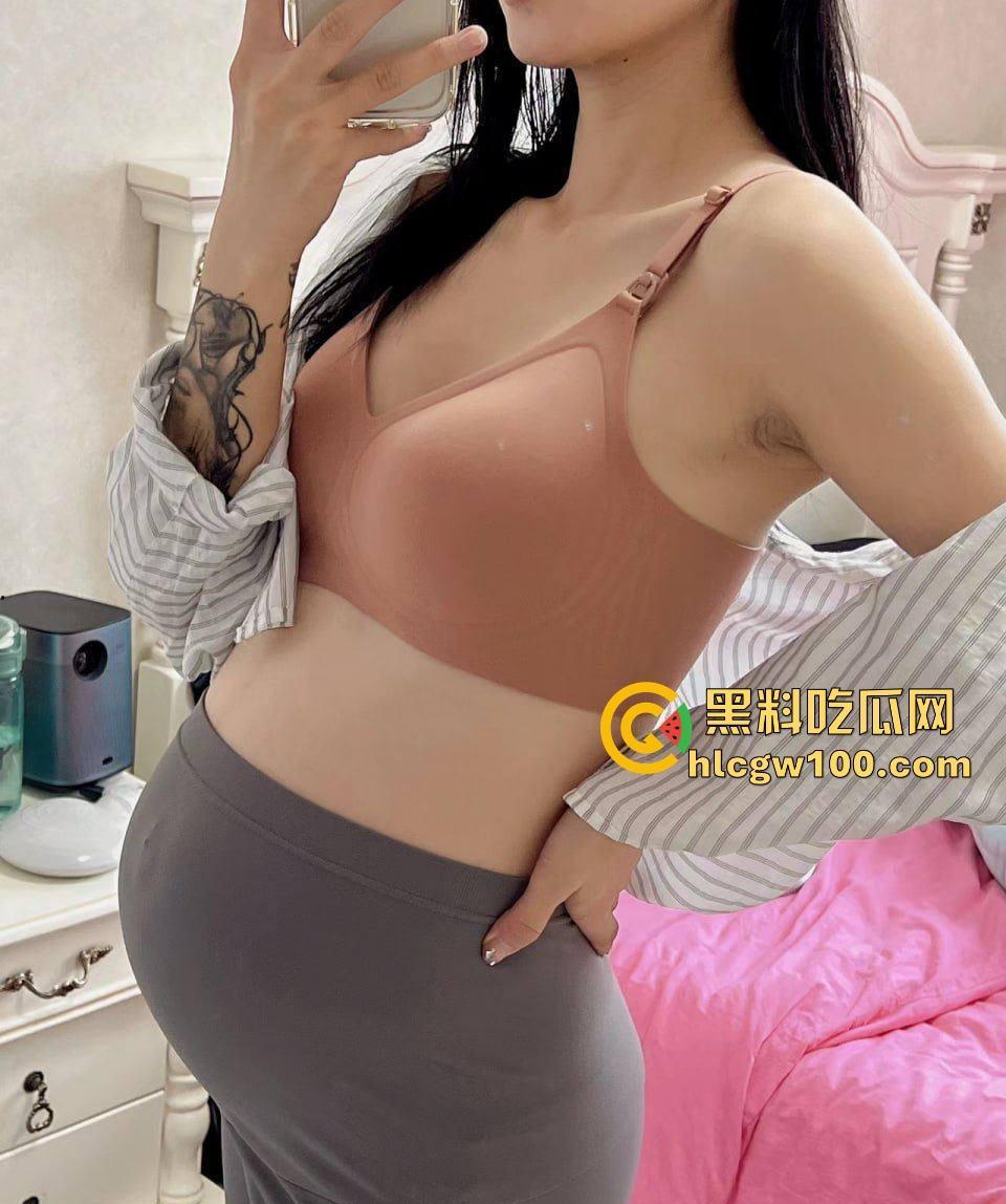 小红书【露露呀】怀孕前骚浪视频流出，镜头前全是骚货操作，老公看了怕是得怀疑人生，这系列小红书永远见不到！-2