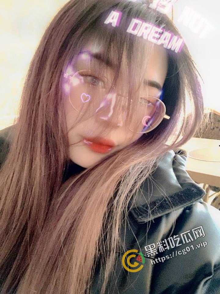 贵州维也纳酒店前台 夏心仪 时间管理大师 同时出轨领导和同事 还能勾搭客户 被爆光不雅视频！-6