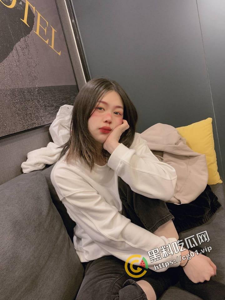 贵州维也纳酒店前台 夏心仪 时间管理大师 同时出轨领导和同事 还能勾搭客户 被爆光不雅视频！-12