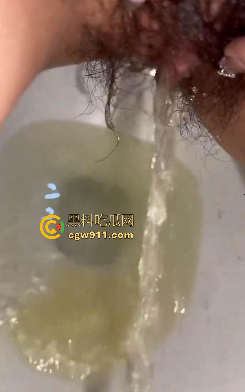 湖南反差婊【姚婷婷】重口调教视频泄露,尿尿掰逼揉奶,深入蜜穴自慰,狂揉粉嫩奶子,画面淫靡诱惑爆棚!-6