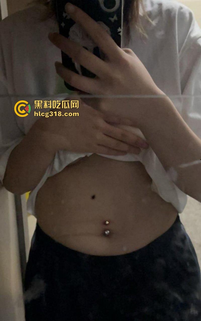 广东视觉系美少女【陈婷婷】超嫩萝莉M属性极强，为取悦主人拍摄各种性爱视频，诱惑至极！-4