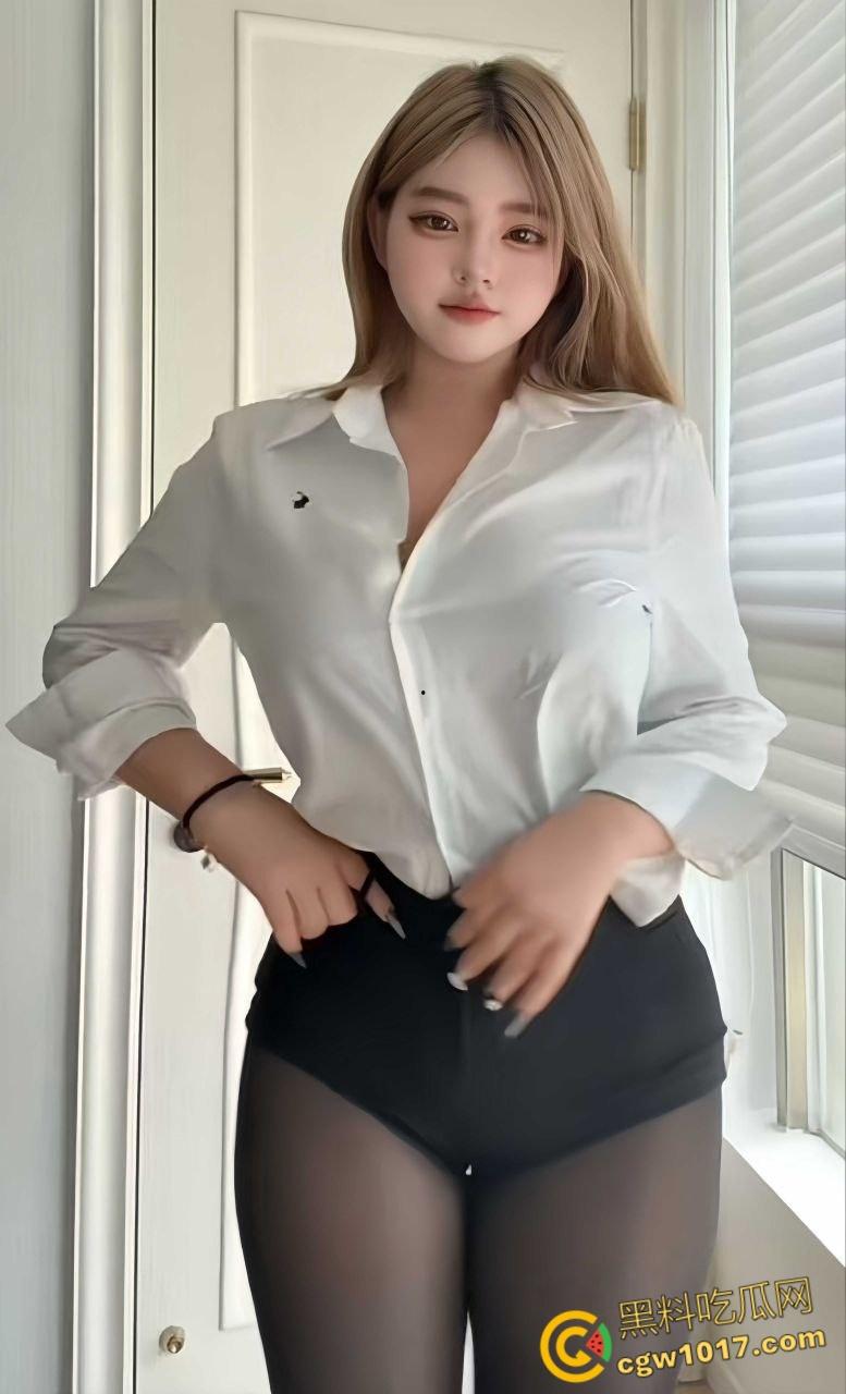 抖音网红【小优优子】 巨乳肥臀展示梨形身材，翘臀如熟透的蜜桃，极致身材让人血脉喷张！-3