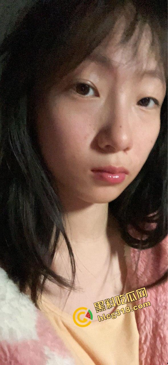 和谐号高铁精虫上脑怎么办？直接带到厕所里口一发，精液在时速220的高铁上喷射在嘴里妙不可言！-8