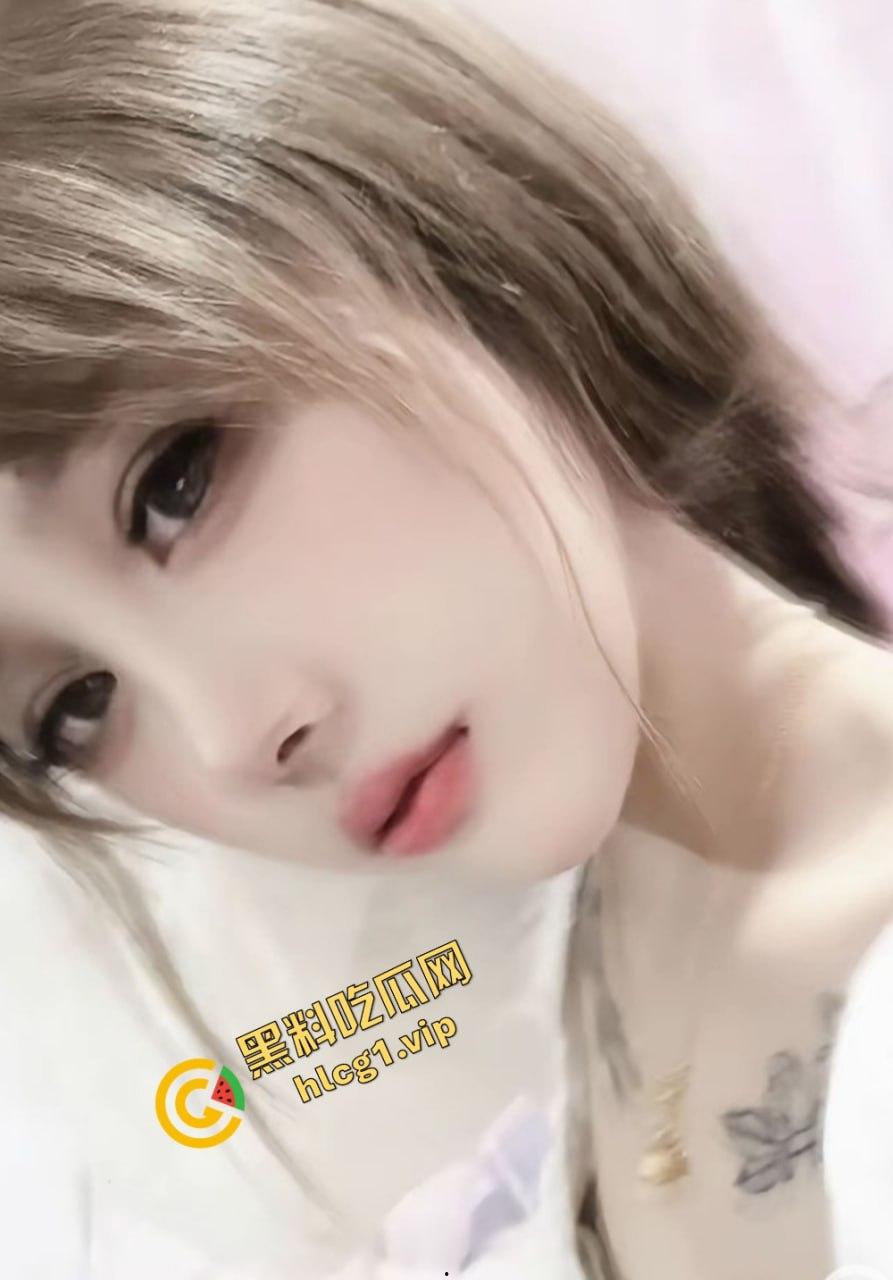 抖音网红精神小妹『还能抱你吗』多人约炮视频曝光！高颜值纹身妹子与多名精神小伙激情放纵！-6