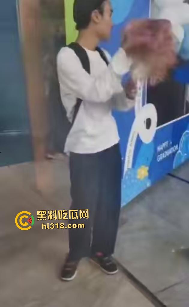 四川遂宁漫展《我的英雄学院》Coser被霸凌扯掉假发，直接拔刀砍人反霸凌！-3