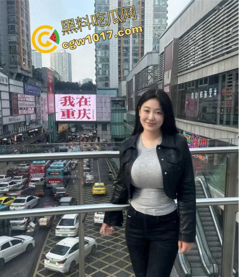 排卵期大姨子饥渴难耐，主动真空换装勾引，后妈裙瑜伽裤性感诱惑，微胖巨乳惨遭无情爆操内射！-2