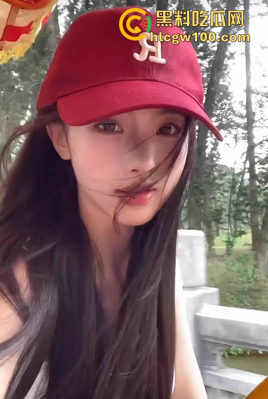 河南渣女『戚梦菲』跟男友兄弟滚床单还嘴硬 说爱你也爱他不算出轨 还想三人一起过，这个逼是双开门冰箱吗？-20