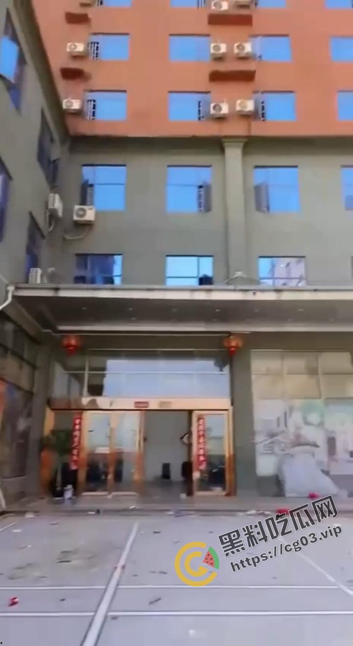 缅甸 电诈集团 卧虎山庄 屠杀中国人事件  用垃圾车大规模转移猪仔 简直人性泯灭！-11