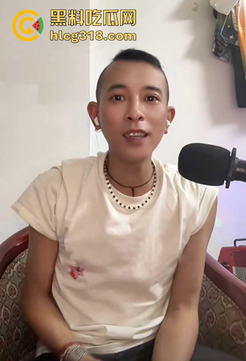 抖音网红【宏少传媒】沐足调戏微胖大奶技师,加钟外出约炮,边操边视频聊天炫耀!-4