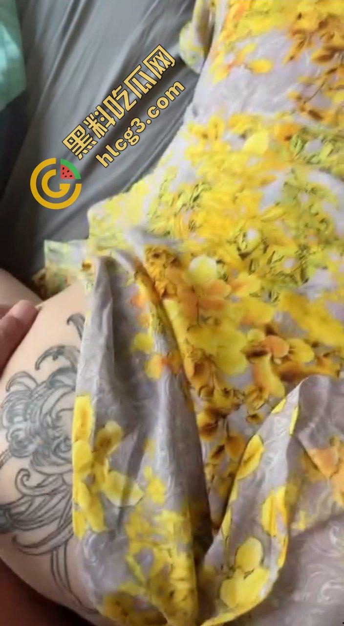 瓜友投稿曝光模特骚货『兔兔』美臀配花纹引人注目 第一视角多场景后入爆操诱人撸！-6