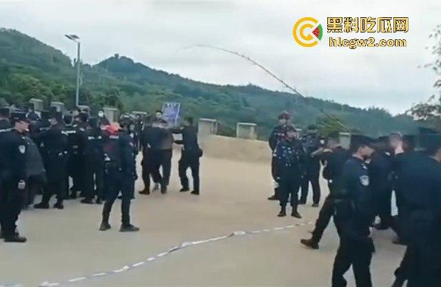 佤邦大动作当阳园区被一锅端  七百余人押解至永和口岸移交东大 场面堪比大片！-14
