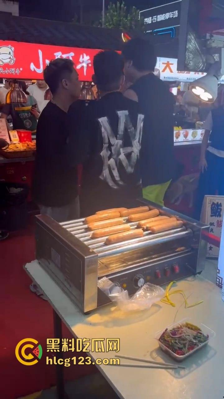 太暴力！网红【腾导】线下被真实打脸 边开直播边被揍想不火都难了！-7