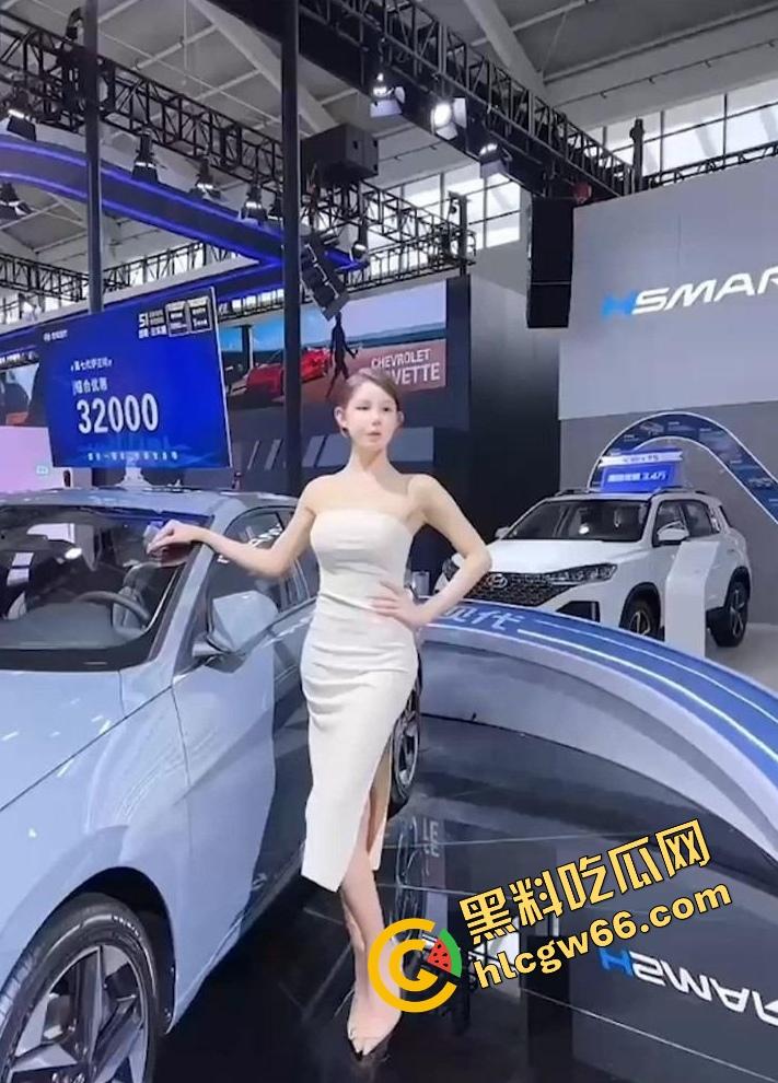 南京变性骚货COCO私密视频疯传！靠潜规则当车模，专爱男人内射小骚穴，变完性浪得更贱！-7