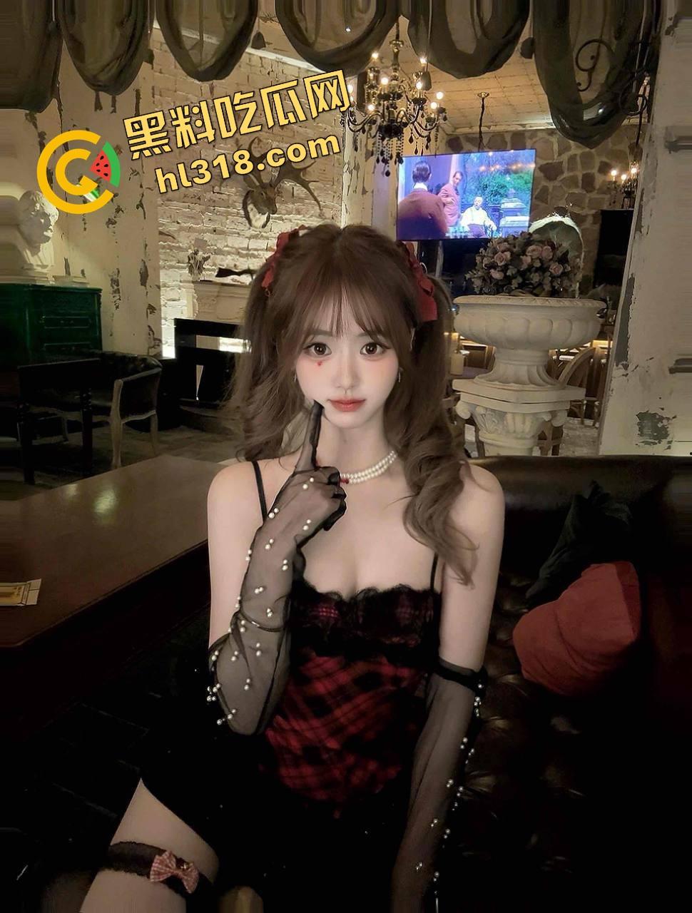 带你们见识牛逼新境界，路边防撞铁杆子也能用来自嗨，一屁股坐下去整个逼深不可测！-2