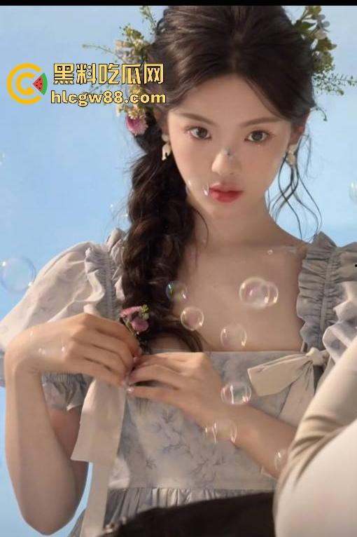 【杨超越】抖音直播意外走光露出乳头，看不出来呀奶头这么大，出名前肯定不少约 给瓜友们放福利-4