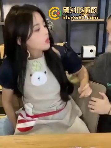 【杨超越】抖音直播意外走光露出乳头，看不出来呀奶头这么大，出名前肯定不少约 给瓜友们放福利-11