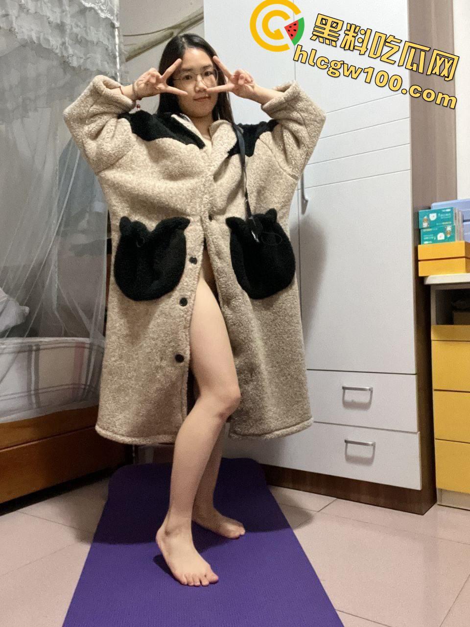 吉大高学历反差研究生【李秋月】，初经人事的她在镜头前卖力而又笨拙的展示自己的酮体-14