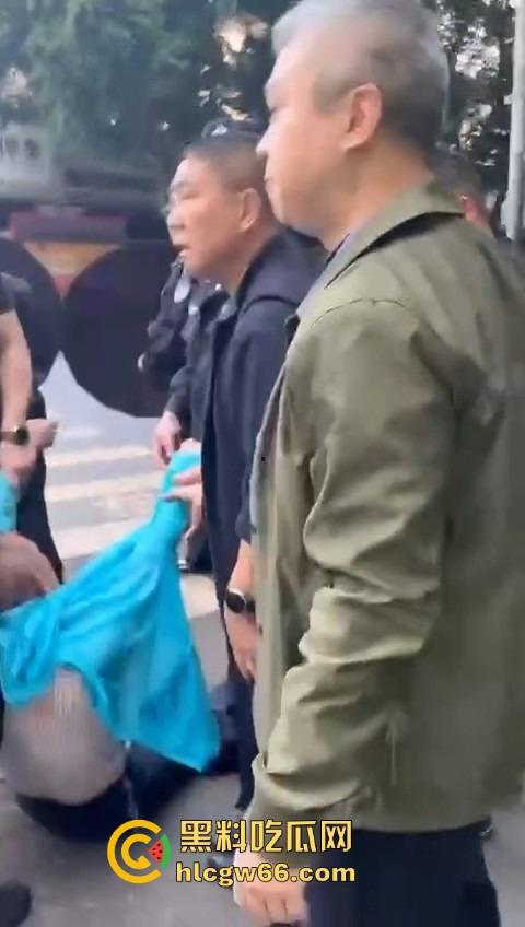 广州林和村回迁十年毛都有，拆迁合同写得好听，房产证没影，钱早被贪官贪得干干净净咯！-12