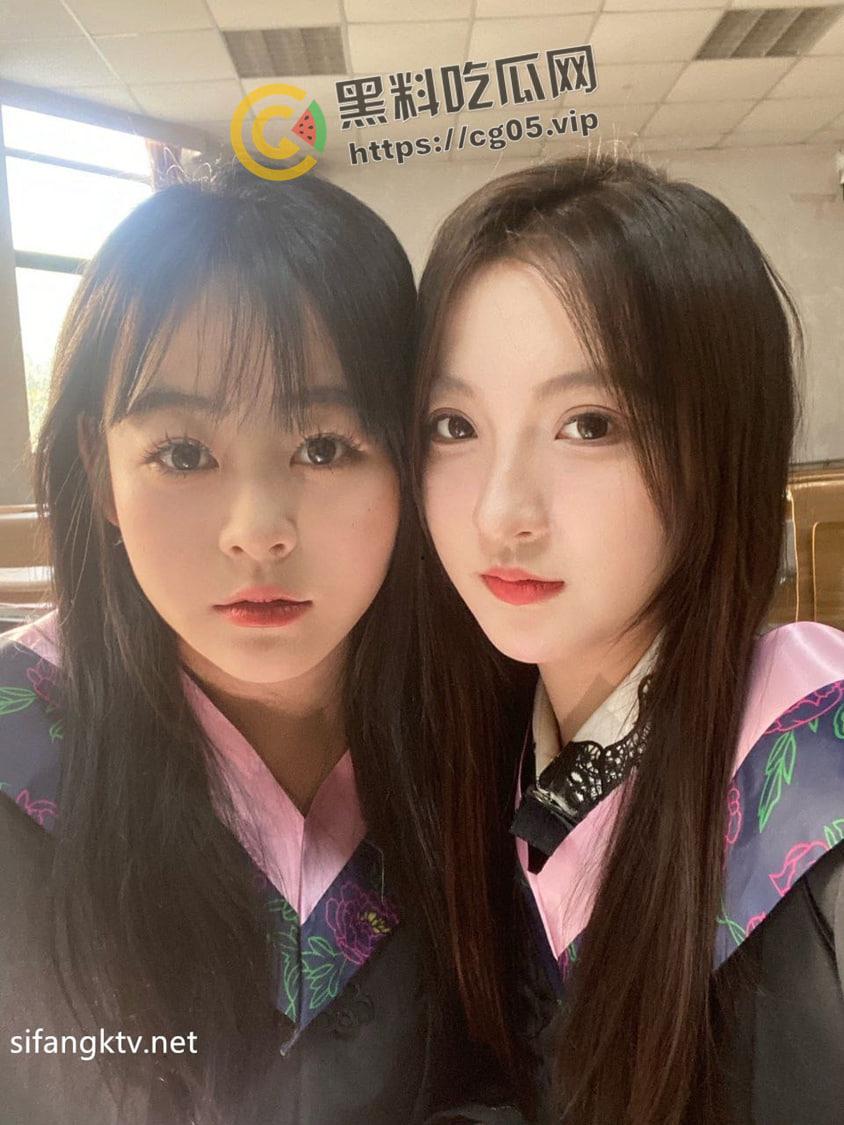 西南大学校花【穆诗蔓】黑丝开档 淫水乱流 qq开直播卖骚约富哥 私密视频流出-12