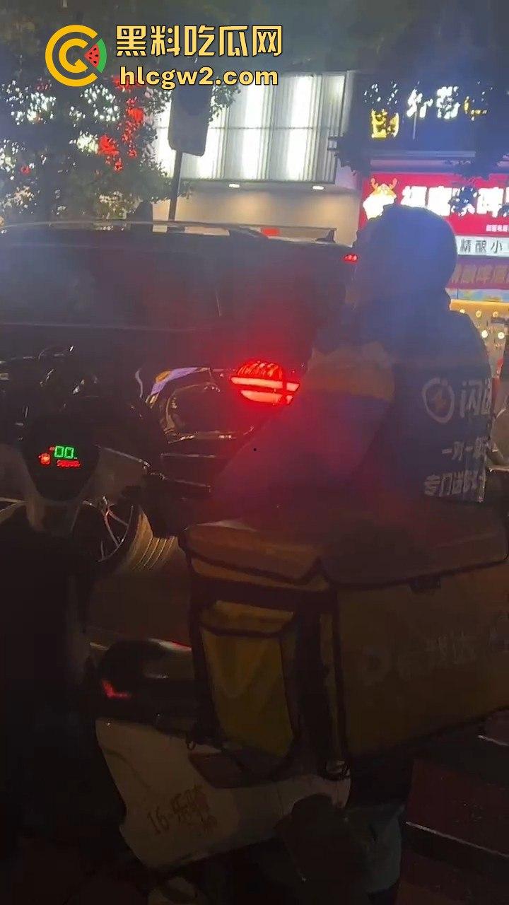 长沙小哥蛋糕送晚被砸头!顾客火力全开,手机爆头砸到满脸是血,迟到一分钟就挨这么狠?-4