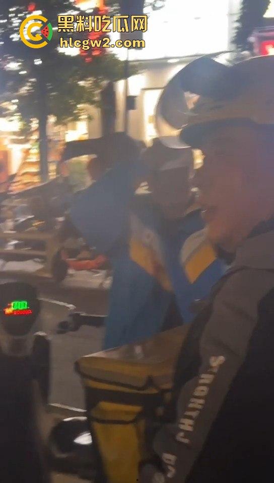 长沙小哥蛋糕送晚被砸头!顾客火力全开,手机爆头砸到满脸是血,迟到一分钟就挨这么狠?-5