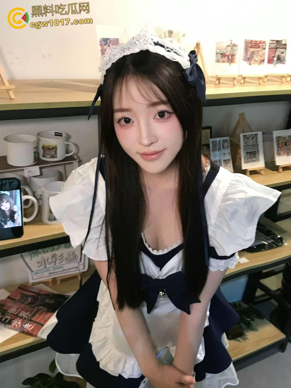 河北工程大学母狗【段欣然】，小情侣酒店露脸自拍，情趣红丝袜口交榨精，白嫩娇躯被后入猛草！-1