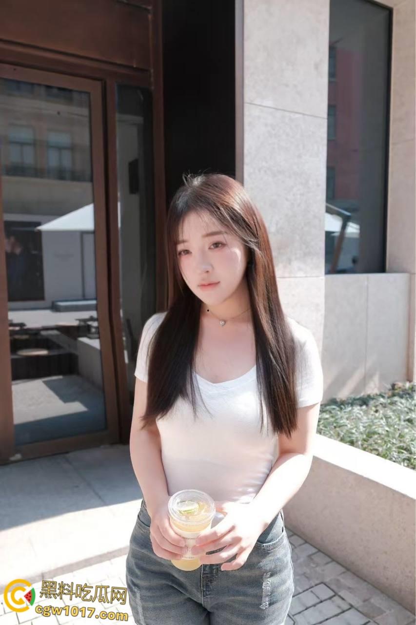 河北工程大学母狗【段欣然】，小情侣酒店露脸自拍，情趣红丝袜口交榨精，白嫩娇躯被后入猛草！-3