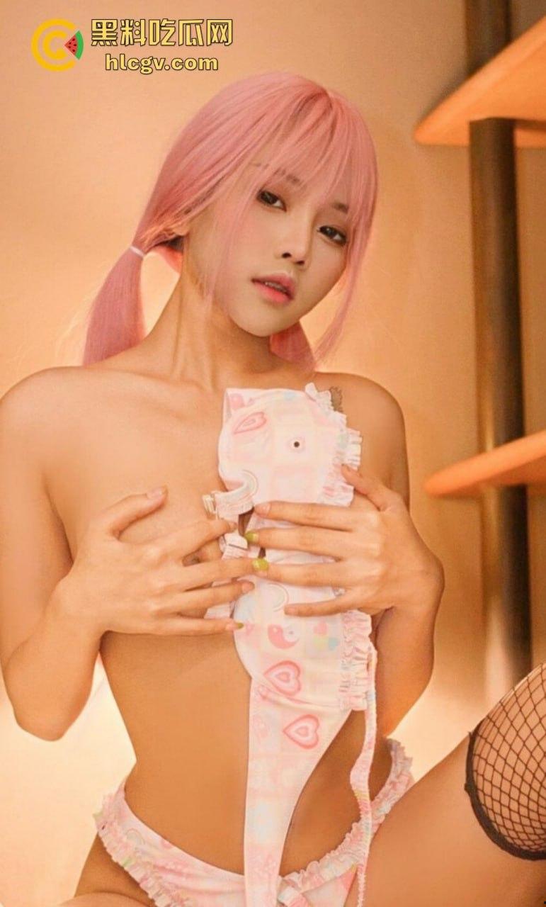 泰日混血【Meowji】！童颜巨乳的她OF大尺度私拍流出，全套技艺娴熟，被称为行走的诱惑精灵！-7