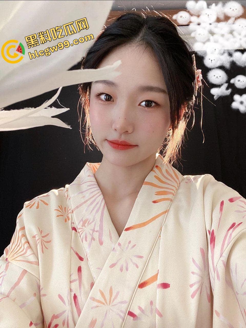 上海行健职业反差骚逼【余思清】分手后遭到前男友曝光不雅，深喉口交吸蛋淫荡诱惑！独家流出！-4